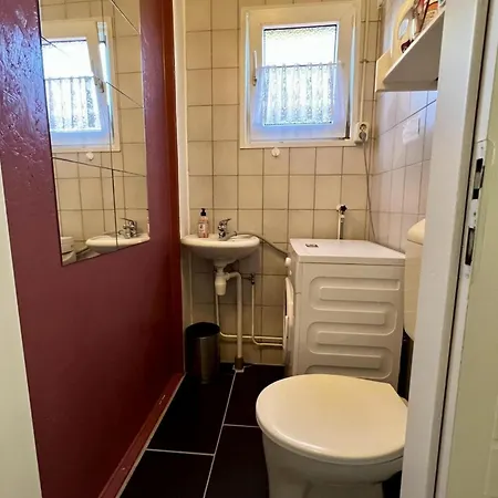 Spacious With Garden In Park Eureka Semesterbostad