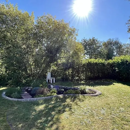 Semesterbostad Spacious With Garden In Park Eureka *