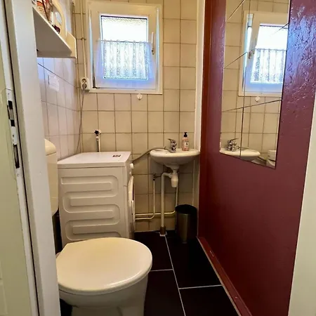 Semesterbostad Spacious With Garden In Park Eureka