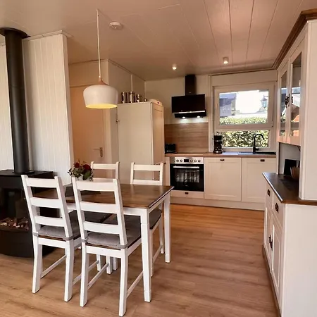Spacious With Garden In Park Eureka