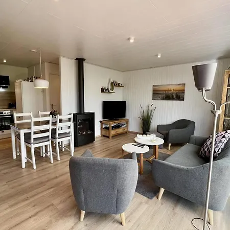 Spacious With Garden In Park Eureka
